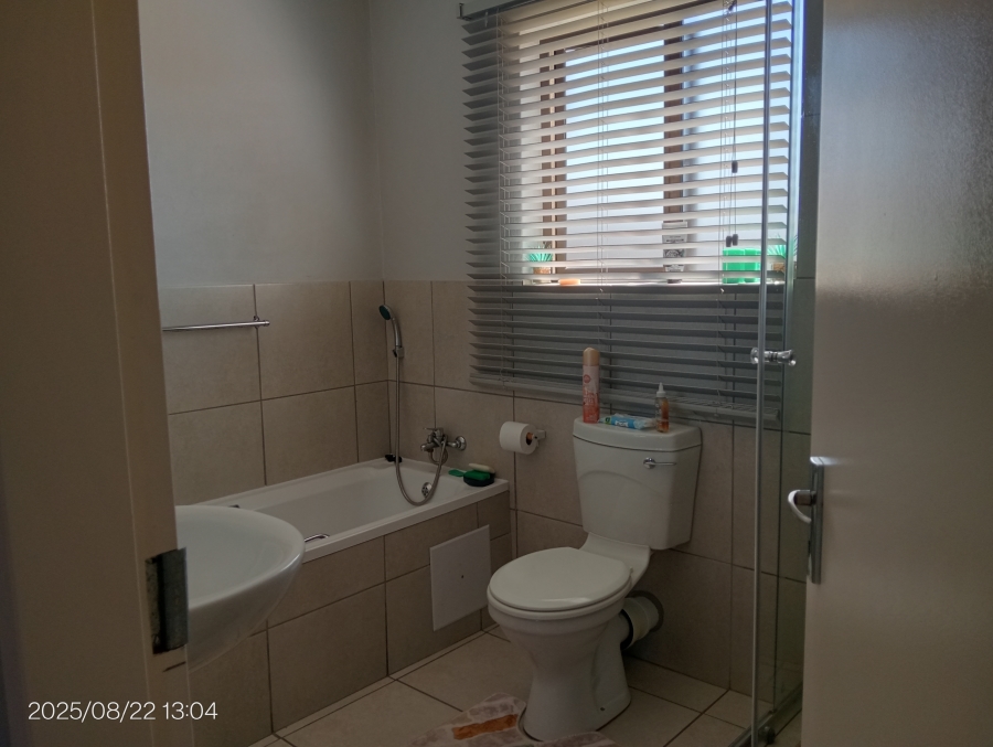 To Let 2 Bedroom Property for Rent in Waterval East North West